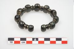 Foto von Bronzebuckelarmreif (NHMW-PRAE-025664)
